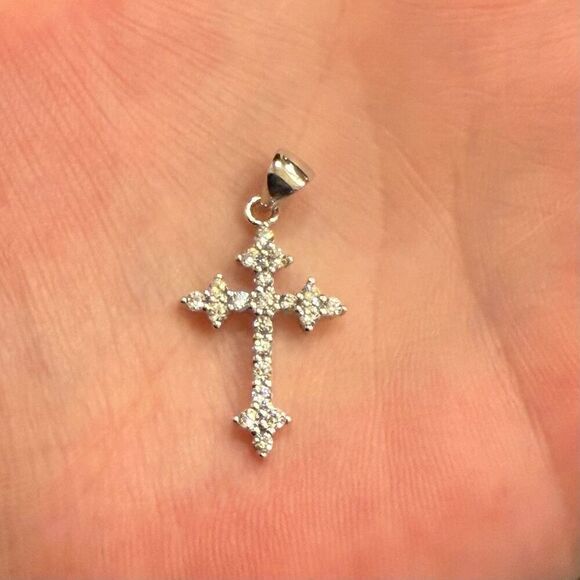 Stunning Moissanite Cross Necklace Sterling Silver Pendant - Picture 1 of 6